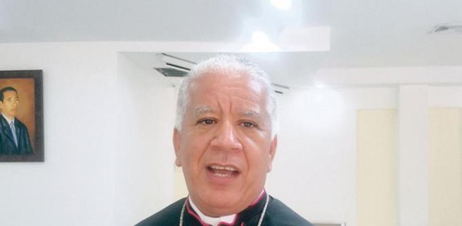 Monseñor Andrés Napoleón Romero Cárdenas, obispo de Barahona, lamenta las muertes y situaciones tragicas que se registran durante la conmemoración de la Semana Santa, época de amor y reflexión.