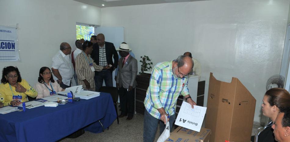 Organización El proceso de elección interna del PRM se realizó con un padrón cerrado, que según la dirección del partido sobrepasa el medio millón de inscritos.