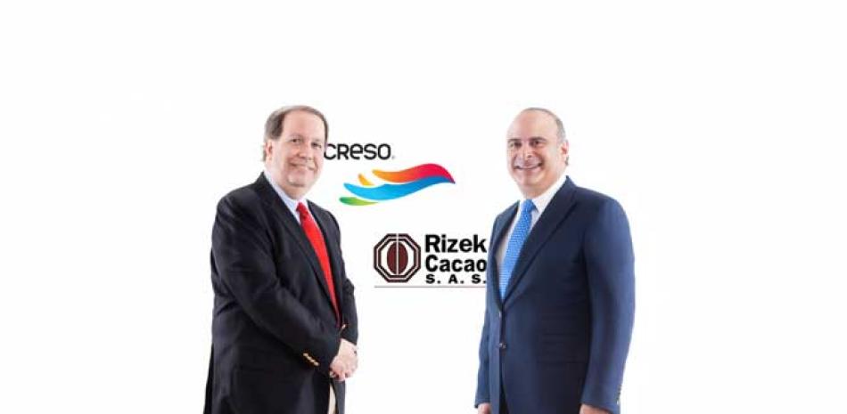 Felipe Vicini y Samir Rizek en un aparte, luego de hacer el anuncio del ingreso del Grupo Rizek Cacao al Creso.