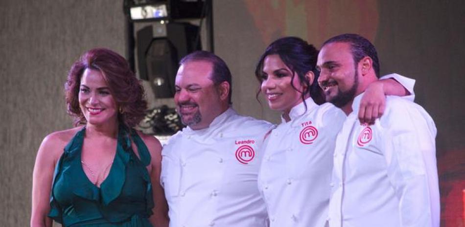 Profesionales. De izquierda a derecha, Mildred Quiroz, presentadora de MasterChef RD, Leandro Díaz, Chef Tita y Saverio Stassi.