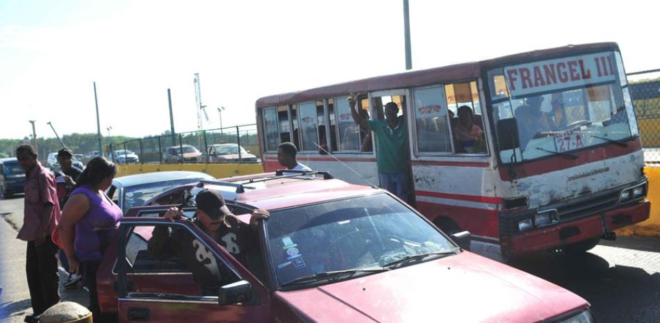 Vehículos. El empresario del transporte, Antonio Marte, se mostró satisfecho con la medida que adoptará el Intrant de sacar las chatarras de las calles del gran Santo Domingo.