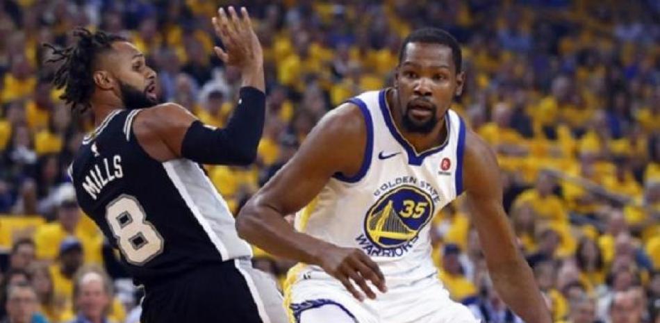 Kevin Durant volvió a ser determinante en la victoria de los Warriors sobre los Spurs.