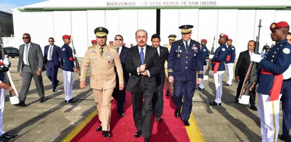 Reacción. El presidente Danilo Medina habló ayer a su salida hacia Costa Rica sobre la intención del presidente de Venezuela, Nicolás Maduro, para reanudar el diálogo con la oposición y contar con la mediación de República Dominicana.