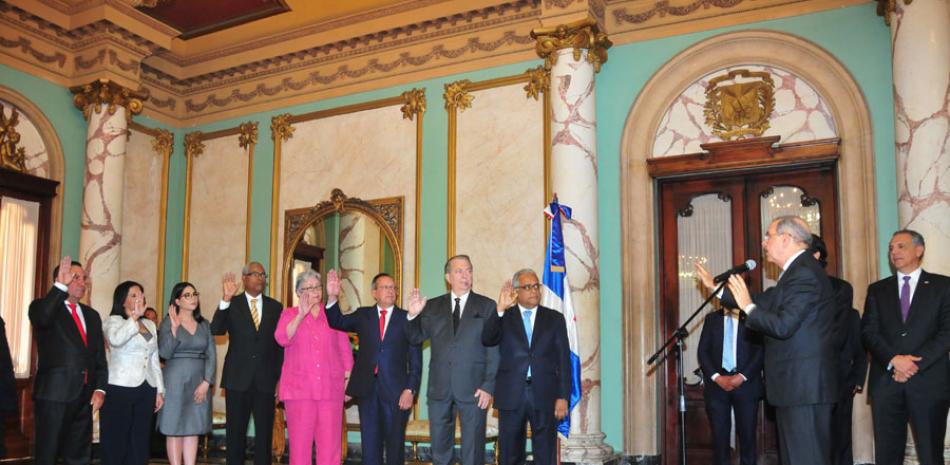 Juramentación. Ayer el presidente Medina juramentó a los nuevos ministros de Salud, Medio Ambiente y Cultura en Palacio Nacional.