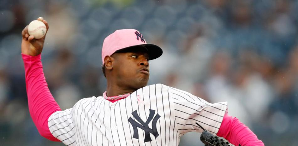 Luis Severino realiza un envío al pentágono durante su brillante jornada en la que obtuvo su sexta victoria.