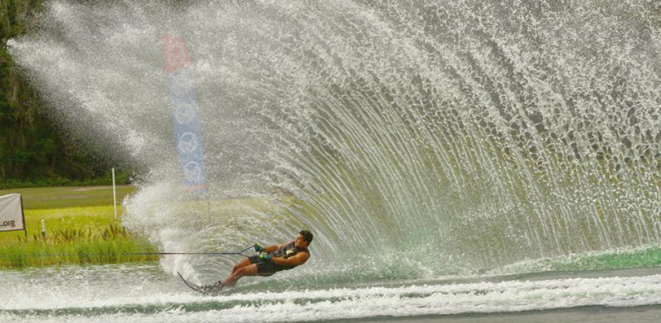 Robert Pigozzi continúa escalando peldaño en los principales eventos mundiales de esquí acuático.