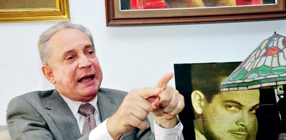 Jurista. Rafael Augusto Sánchez hijo gesticula en un momento de la entrevista para LISTÍN DIARIO.