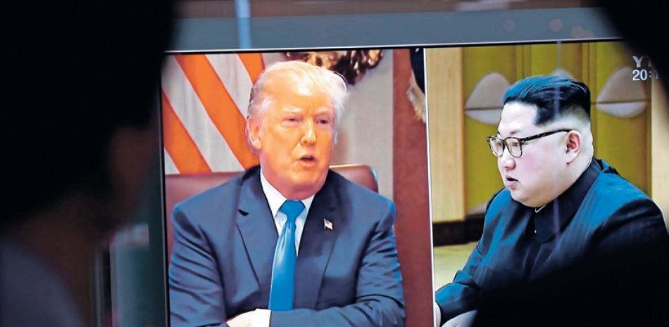Informe. La televisión surcoreana discutió ampliamente la cancelación de la reunión entre los líderes Kim Jong-un, Donald Trump.