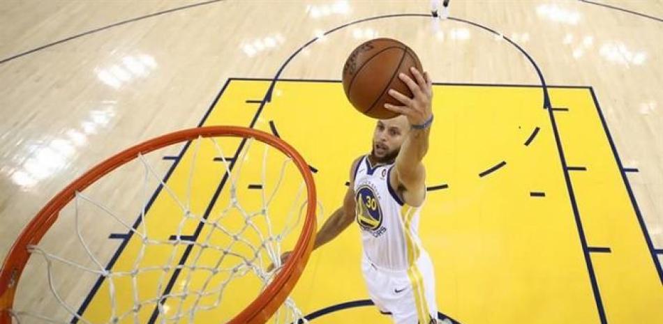 Stephen Curry aportó 27 puntos en la victoria de los Warriors sobre los Rockets en el séptimo partido de la final de la Conferencia del Oeste.