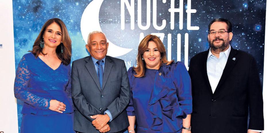 Mónika Despradel, Rafael Solano, Jacqueline Herrera de Álvarez y Guillermo Álvarez.