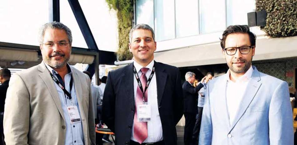 Carlos de la Cruz, Luis Gamborena y Xavier Pineda.