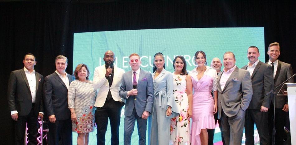 Los ejecutivos y talentos de Univisión que se presentaron la noche del miércoles en Santo Domingo.