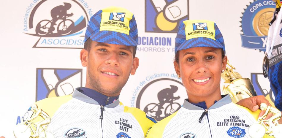 Jorge Luis Martínez y Stephany Contreras, del Aero Cycling Team, ganaron por segundo día seguido en la Copa Ciclística Cero de Oro.