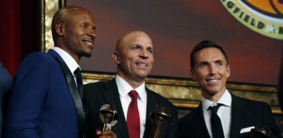 Ray allen, Jason Kidd y Steve Nash al momento de su exaltación a la inmortalidad del baloncesto de la NBA