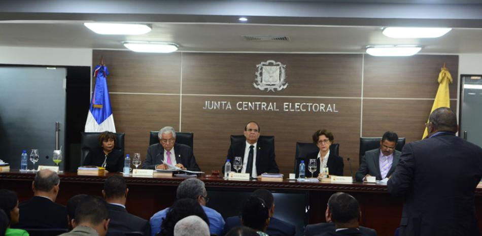 Reunión de trabajo. El Pleno de la Junta Central Electoral tratará temas relativos a la aplicación de la nueva Ley de Partidos Políticos con las organizaciones reconocidas.