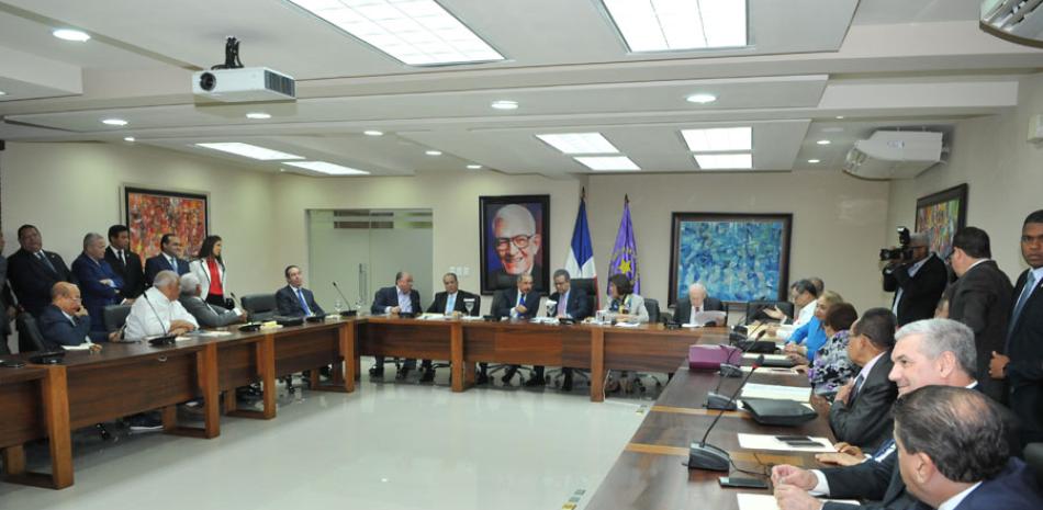 El Comité Político del PLD se reunió ayer encabezado por el presidente Danilo Medina y el expresidente Leonel Fernández.