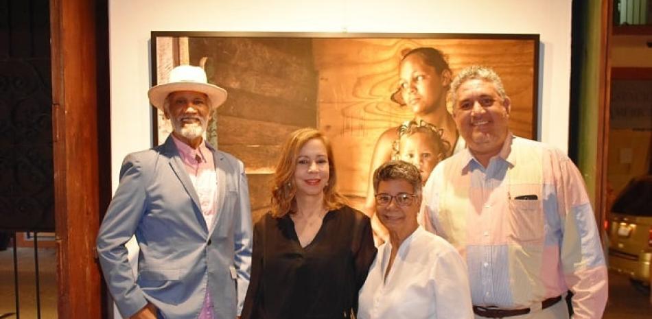 Juan de los Santos, Angelita Casals, Mayra Johnson y Pedro Genaro.