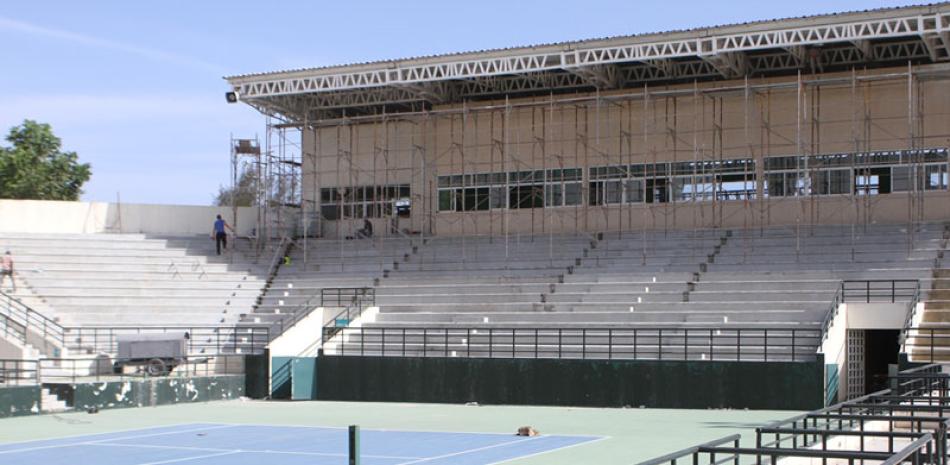 Condiciones en que se encuentra la cancha central del Complejo de Tenis.