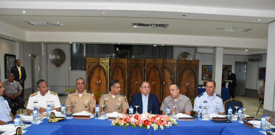Reunión. Los ministros de Interior, de Defensa, y el director de la Policía evaluaron las acciones contra la criminalidad.