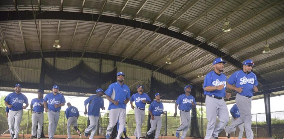 Más de medio centenar de jardineros y jugadores del cuadro están convocados para integrarse a las prácticas de los Tigres del Licey.