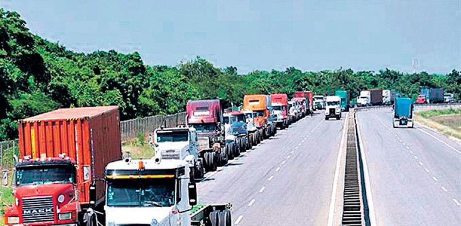 Demanda. Los representantes del sector transporte han manifestado preocupación por el alza de los combustibles.