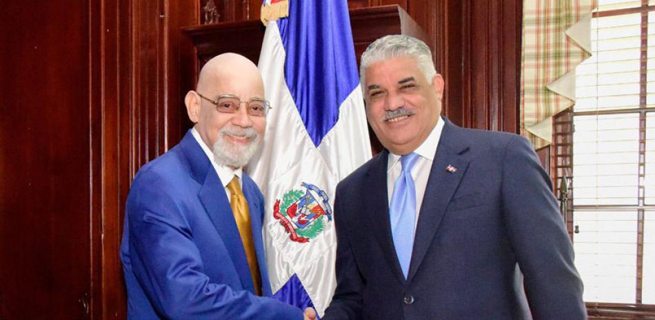 Viceministro. El 16 de septiembre de 2016, el presidente Danilo Medina designó al periodista César Medina como viceministro de Relaciones Exteriores.