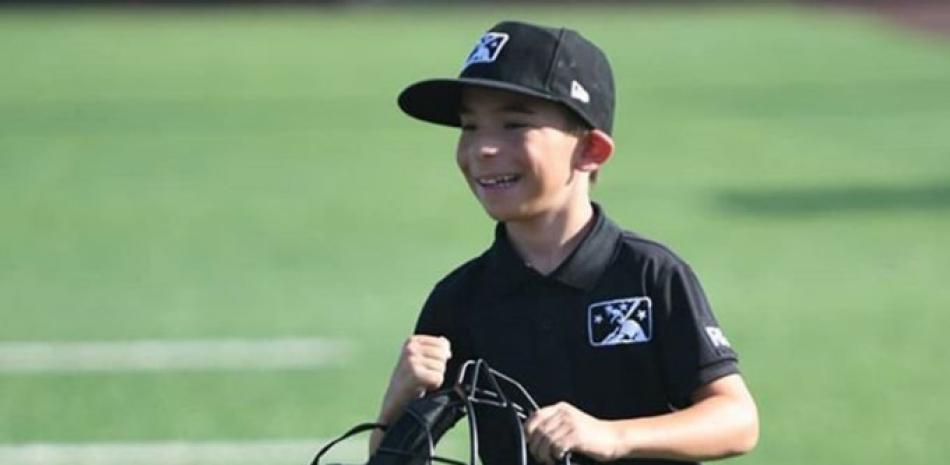 El niño Vicent Stio estuvo vestido de árbitro el fin de semana durante el juego entre Washington y los Mets.