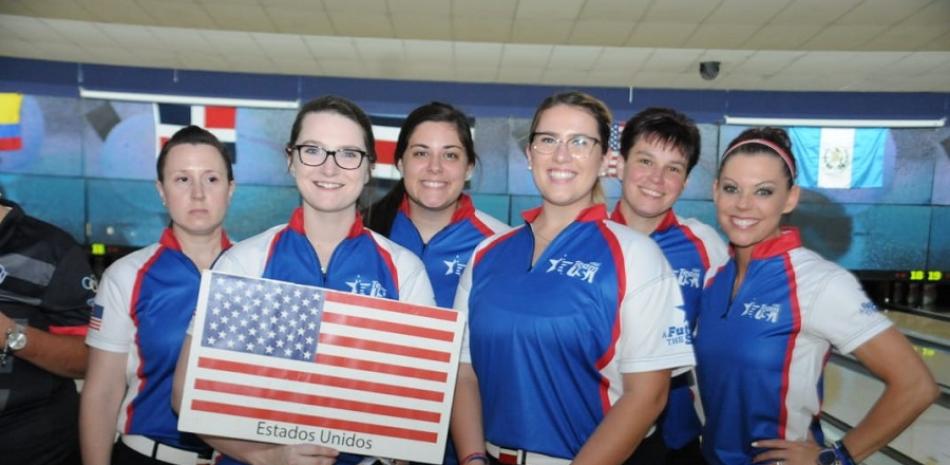 Las integrantes de la delegación de Estados Unidos  que dominó  en la modalidad dobles, en el Panamericano de Boliche Femenino.