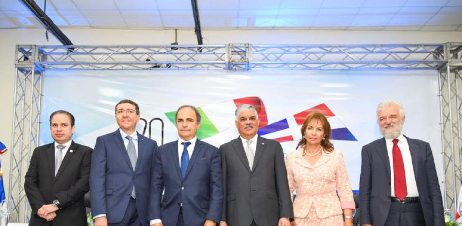 Hugo Rivera, Andrea Canepari, Ricardo Merlo, Miguel Vargas, Peggy Cabral y Donato di Santo.