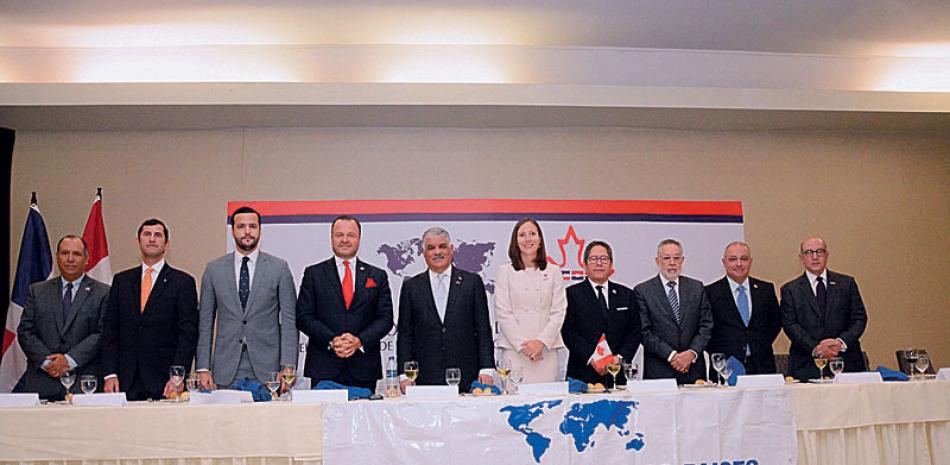 Conferencia. En el encuentro de la Mesa Redonda de los Países de la Mancomunidad en República Dominicana y la Cámara de Comercio Domínico Canadiense (CanchamRD), participaron actores relacionados con la diplomacia, la industria y el comercio de ambas naciones.