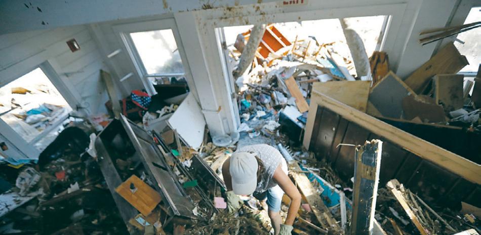 Condado Bay. Un recuento preliminar encontró que 2,544 construcciones resultaron dañadas.
