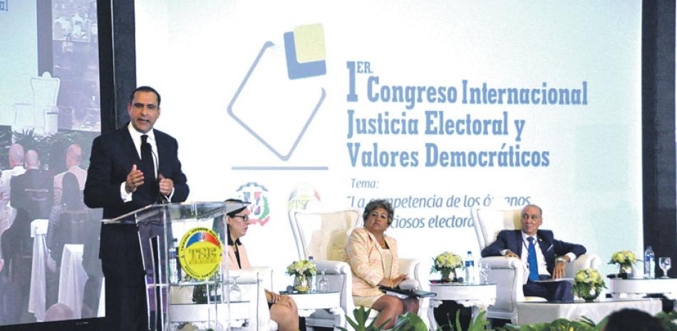 Participación. El jurista Servio Tulio Castaños Guzmán, vicepresidente de Finjus, durante su intervención.