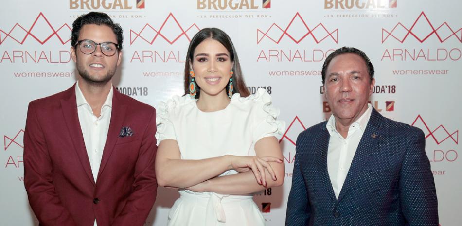 Arnaldo Fernández, Melissa Rosa y Domingo Fernández.
