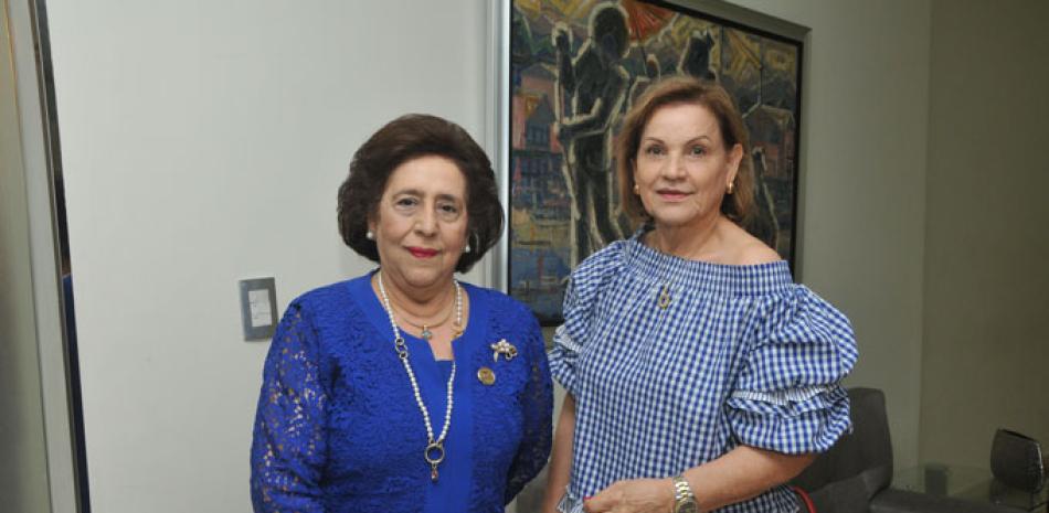 Lucita Díaz y Lourdes Gómez.