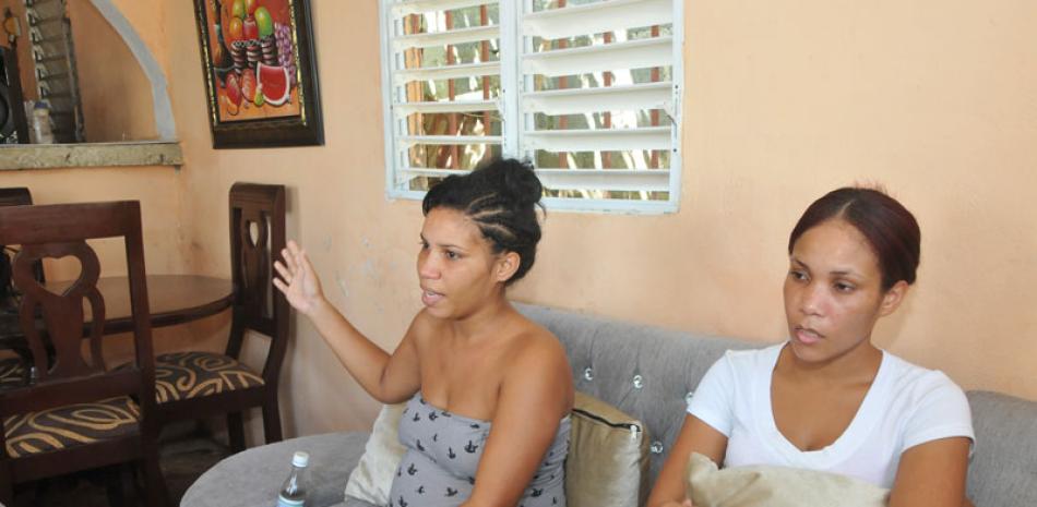 Tragedia. Daniela y Deyanira, hermanas de Julissa Sánchez, relatan las circunstancias en la que la menor y joven madre fue asesinada por su expareja Junior Martínez, quien luego se quitó la vida.