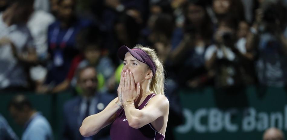 La ucraniana Elina Svitolina celebra tras vencer a la estadounidense Sloane Stephens en en la final de la WTA.