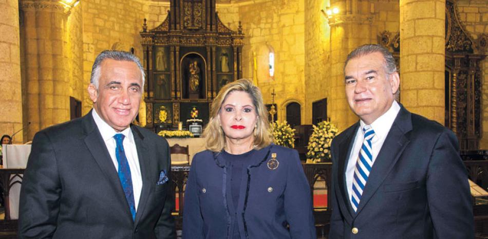 Luisín Mejía, Edita Castillo e Irving Vargas.