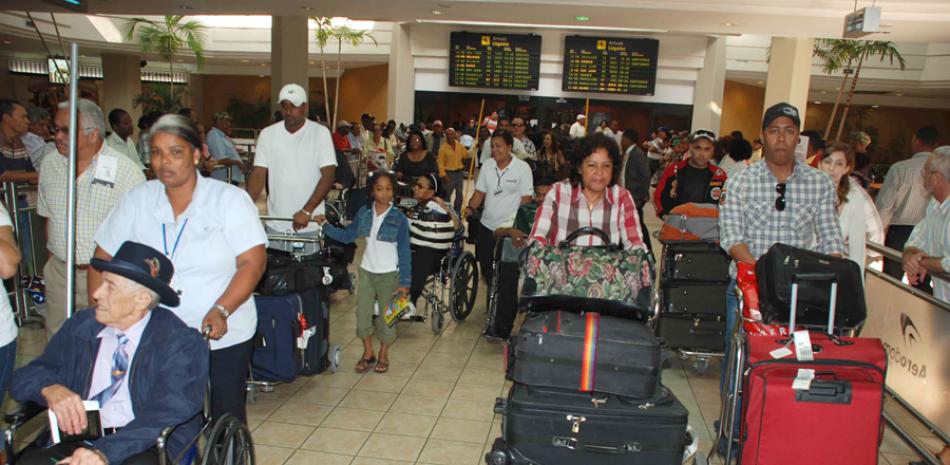 Navidad. El año pasado la Dirección de Aduanas dispuso una gracia de US$1,500 a los dominicanos que viajaron al país en este período.