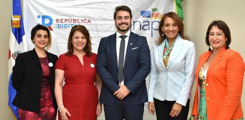 Paola Johnson,Celenia Vidal, Virgilio García, Zoraima Cuello y Donatila Germán.