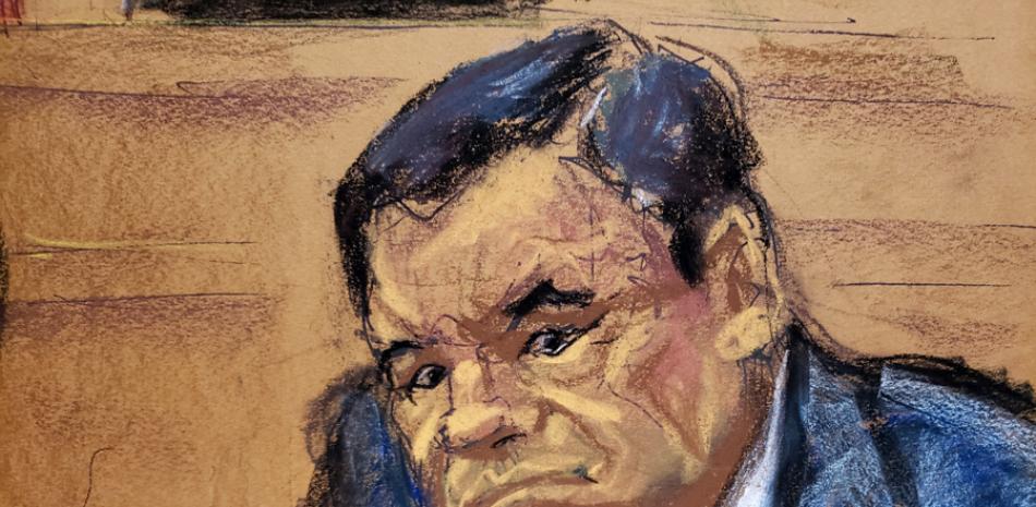 Reproducción fotográfica de un dibujo realizado por la artista Jane Rosenberg donde aparece el narcotraficante mexicano Joaquín "El Chapo" Guzmán mientras escucha al inicio del primer día de su juicio, martes 13 de noviembre de 2018, en el tribunal del Distrito Sur en Brooklyn, Nueva York (EE.UU.).