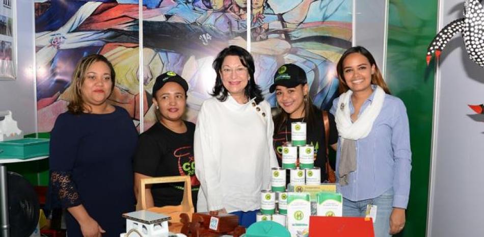 La presidenta de la Fundación Reservas del País, Rosa Rita Álvarez, participó en la Expocoop 2018