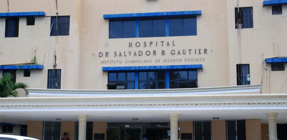Reestructuración. Uno de los hospitales que serán intervenidos es el Salvador B. Gautier, que en su momento fue el principal centro de salud del Instituto Dominicano de Seguros Sociales (IDSS).