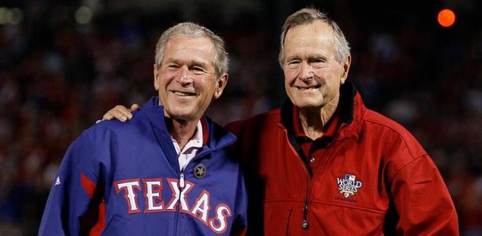 George H.W. Bush y George Bush hijo.
