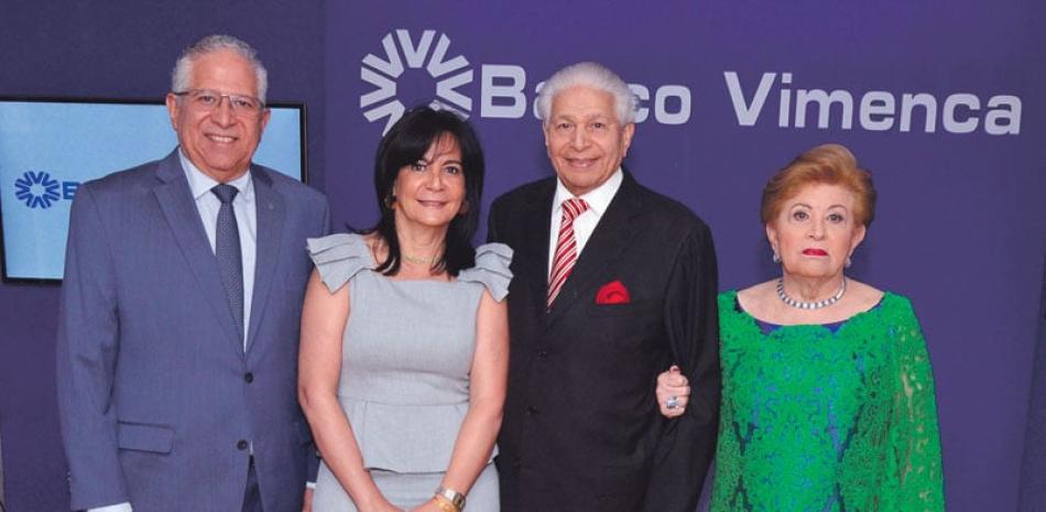 Víctor Virgilio Méndez Saba, Orietta de Méndez, Víctor Méndez Capellán y Fineta Saba de Méndez.