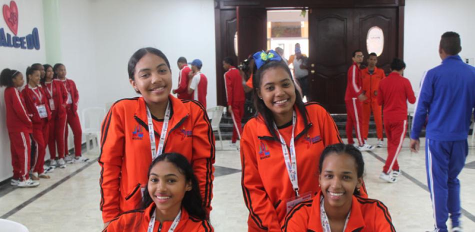 El equipo femenino de la Quinta Zona, conformado por Katherine Coronado, Jennifer Sánchez, Marianela José y Scarlet García.