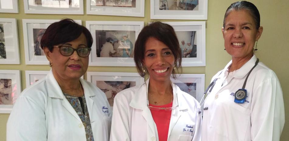 Equipo. Las doctoras Hilda Lafontaine, Martha Bello y Violeta Carretero forman parte del equipo médico de la referida fundación.