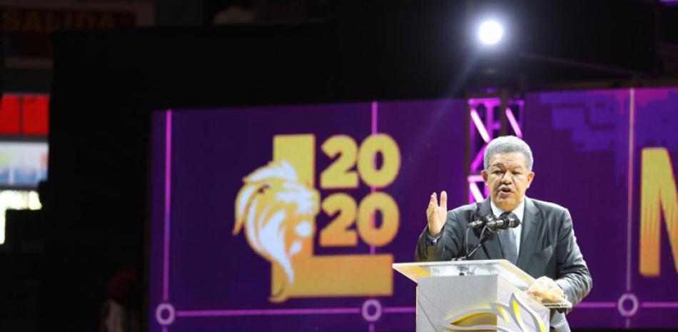 Actividad. Miles de personas asistieron a la convocatoria del aspirante a la Presidencia, por el PLD, Leonel Fernández, en la Arena del Cibao en Santiago de los Caballeros.