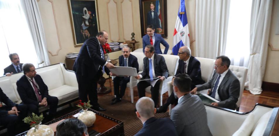 Palacio. El presidente Danilo Medina se reunió con inversionistas.