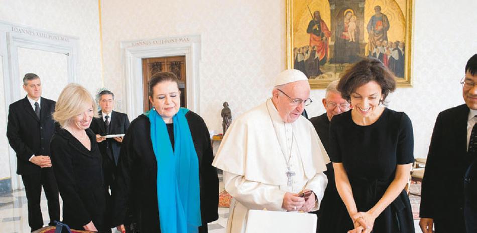 Visita. El papa Francisco recibe a la directora general de la Organización de la UNESCO, Audrey Azoulay,el 14 de diciembre pasado.