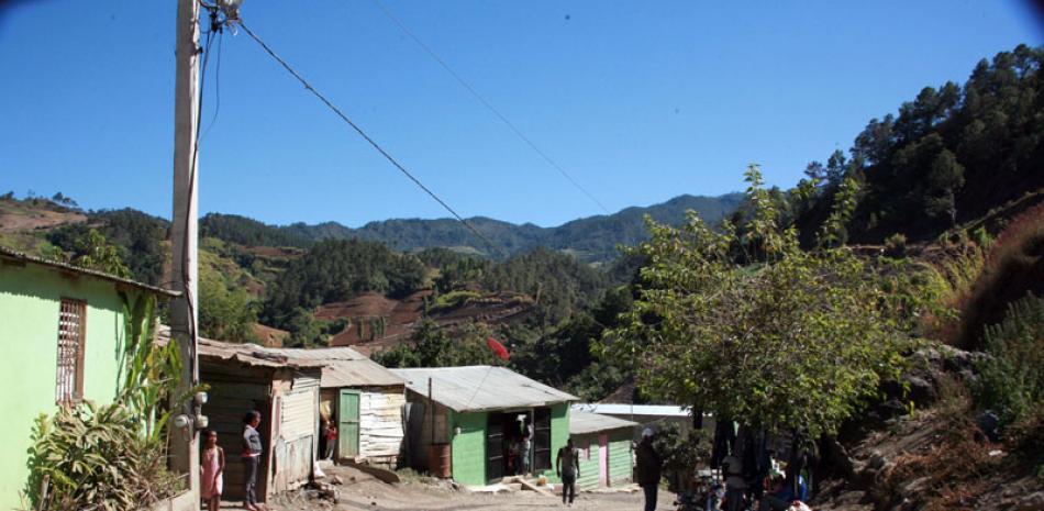 Migración ilegal. Imágenes de asentamientos haitianos en áreas pobladas de vegetación en Valle Nuevo, de Constanza, está generando una corriente de preocupación por los efectos destructivos que esto podría desencadenar y afectar los recursos ambientales de la zona.